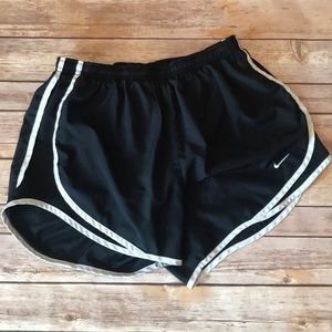 Nike Black Shorts SIZE M